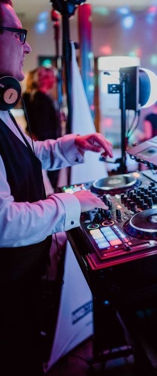 DJ Mike Hoffmann Hochzeit DJ Mike in Action auf einer Hochzeit