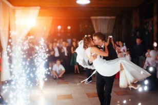 Brautpaar Tanzeröffnung Hochzeit